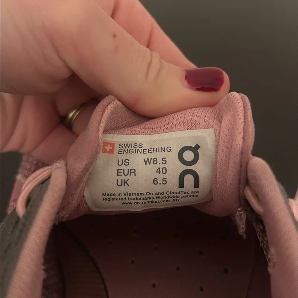 On Cloud 2.0 Charcoal/Rose Sneaker - Picture 7 of 7